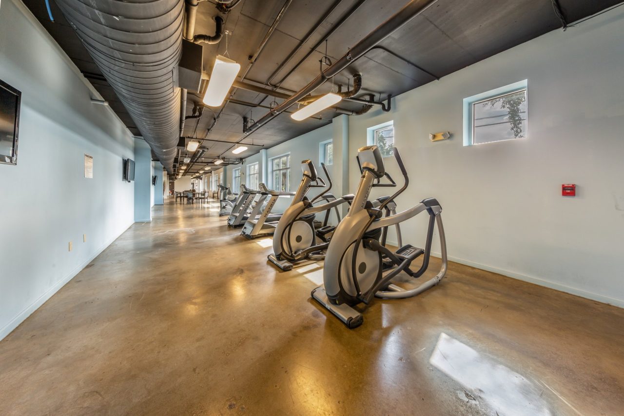 24-longview-apartments-near-university-of-texas-at-austin-cardio-gym-equipment
